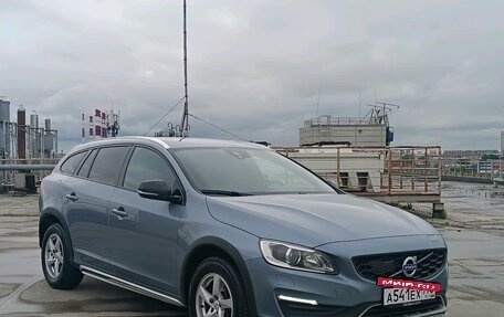 Volvo V60 Cross Country II, 2016 год, 1 579 000 рублей, 3 фотография