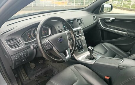 Volvo V60 Cross Country II, 2016 год, 1 579 000 рублей, 14 фотография