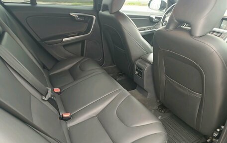 Volvo V60 Cross Country II, 2016 год, 1 579 000 рублей, 24 фотография