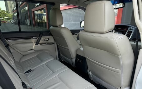 Mitsubishi Pajero IV, 2020 год, 3 480 000 рублей, 27 фотография