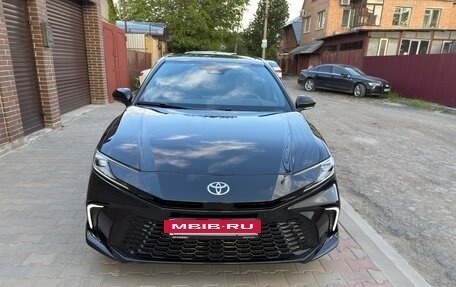 Toyota Camry, 2024 год, 3 290 000 рублей, 2 фотография