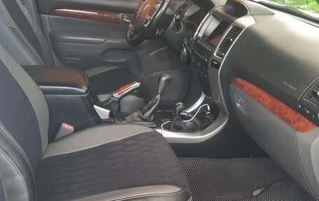 Toyota Land Cruiser Prado 120 рестайлинг, 2004 год, 1 700 000 рублей, 9 фотография