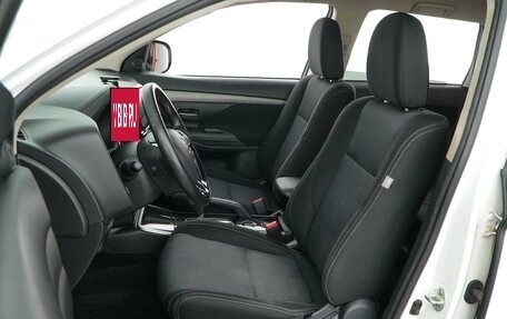 Mitsubishi Outlander III рестайлинг 3, 2018 год, 2 035 055 рублей, 10 фотография