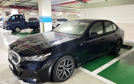 BMW 5 серия, 2024 год, 4 990 000 рублей, 2 фотография