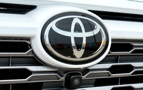 Toyota RAV4, 2021 год, 4 490 000 рублей, 10 фотография