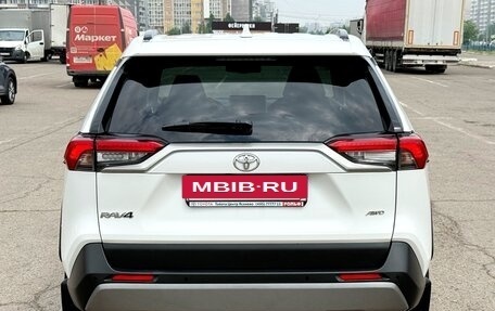 Toyota RAV4, 2021 год, 4 490 000 рублей, 13 фотография