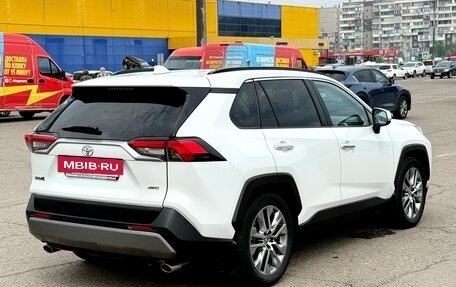 Toyota RAV4, 2021 год, 4 490 000 рублей, 12 фотография