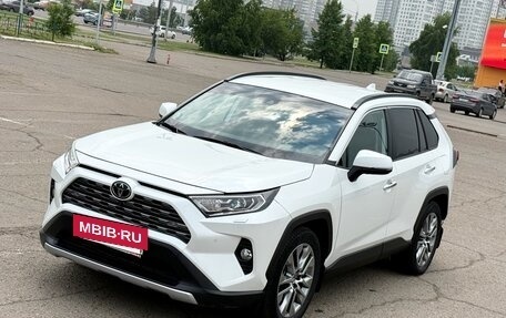 Toyota RAV4, 2021 год, 4 490 000 рублей, 17 фотография