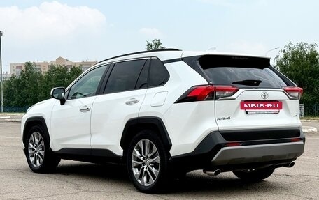 Toyota RAV4, 2021 год, 4 490 000 рублей, 15 фотография