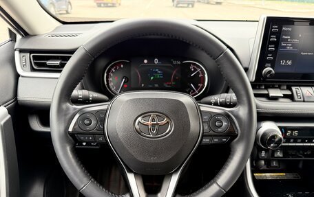 Toyota RAV4, 2021 год, 4 490 000 рублей, 30 фотография