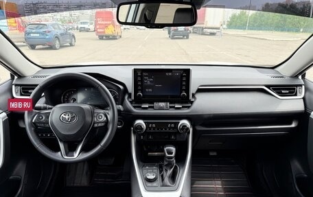 Toyota RAV4, 2021 год, 4 490 000 рублей, 29 фотография