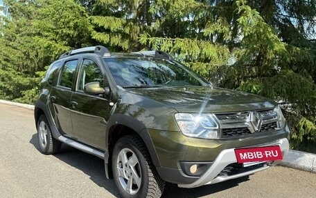 Renault Duster I рестайлинг, 2017 год, 1 240 000 рублей, 2 фотография