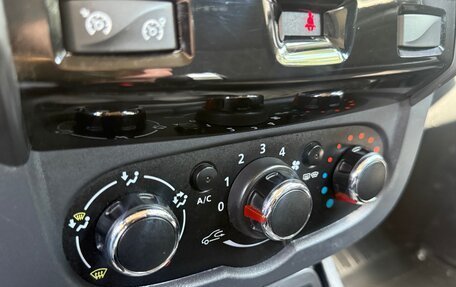 Renault Duster I рестайлинг, 2017 год, 1 240 000 рублей, 9 фотография