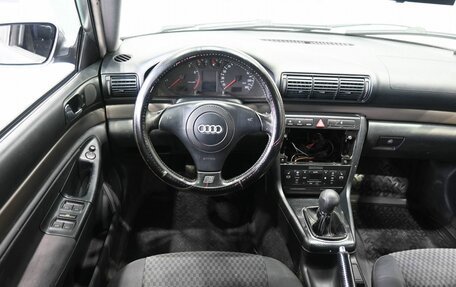 Audi A4, 1999 год, 269 900 рублей, 11 фотография