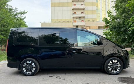 Hyundai Staria, 2022 год, 4 800 000 рублей, 3 фотография