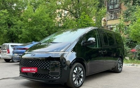 Hyundai Staria, 2022 год, 4 800 000 рублей, 2 фотография