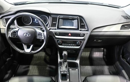 Hyundai Sonata VII, 2019 год, 1 799 900 рублей, 10 фотография