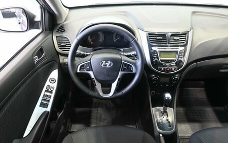 Hyundai Solaris II рестайлинг, 2011 год, 759 900 рублей, 11 фотография