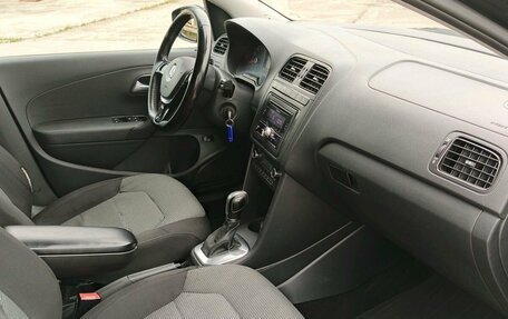 Volkswagen Polo VI (EU Market), 2016 год, 799 000 рублей, 23 фотография