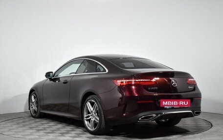 Mercedes-Benz E-Класс, 2019 год, 3 390 000 рублей, 8 фотография