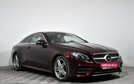 Mercedes-Benz E-Класс, 2019 год, 3 390 000 рублей, 4 фотография