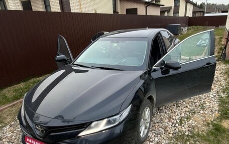 Toyota Camry, 2018 год, 2 350 000 рублей, 1 фотография