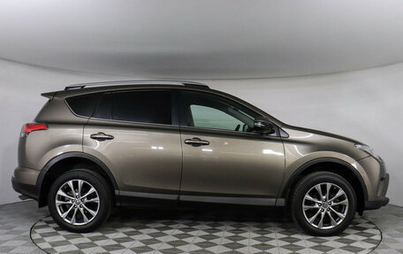 Toyota RAV4, 2018 год, 2 677 000 рублей, 6 фотография