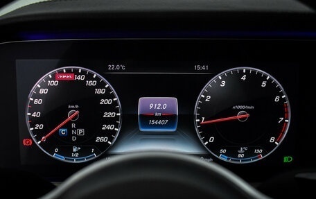 Mercedes-Benz E-Класс, 2019 год, 3 390 000 рублей, 23 фотография