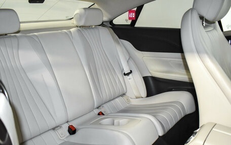 Mercedes-Benz E-Класс, 2019 год, 3 390 000 рублей, 18 фотография