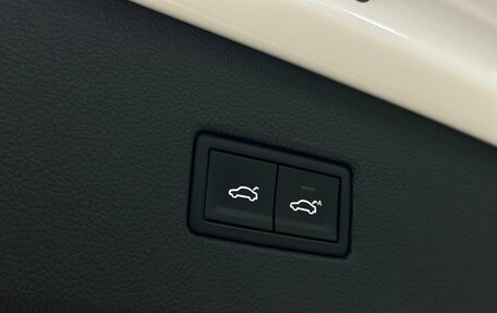 Volkswagen Tiguan II, 2018 год, 2 730 000 рублей, 12 фотография