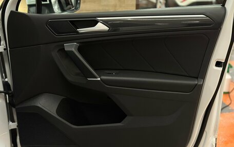 Volkswagen Tiguan II, 2018 год, 2 730 000 рублей, 23 фотография