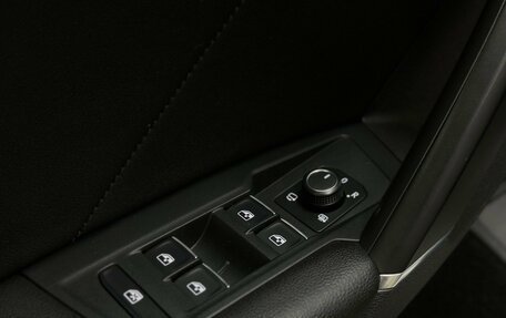 Volkswagen Tiguan II, 2018 год, 2 730 000 рублей, 28 фотография