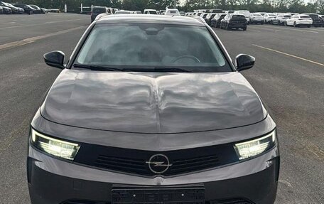 Opel Astra, 2023 год, 2 450 000 рублей, 5 фотография