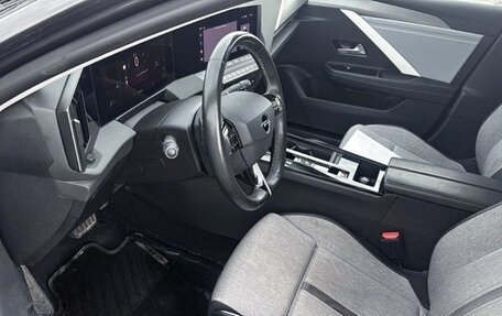 Opel Astra, 2023 год, 2 450 000 рублей, 14 фотография