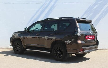Toyota Land Cruiser Prado 150 рестайлинг 2, 2021 год, 6 600 000 рублей, 7 фотография