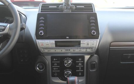 Toyota Land Cruiser Prado 150 рестайлинг 2, 2021 год, 6 600 000 рублей, 16 фотография
