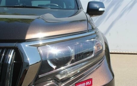 Toyota Land Cruiser Prado 150 рестайлинг 2, 2021 год, 6 600 000 рублей, 9 фотография