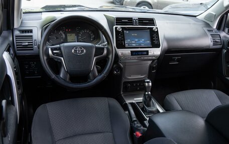 Toyota Land Cruiser Prado 150 рестайлинг 2, 2018 год, 5 299 000 рублей, 6 фотография