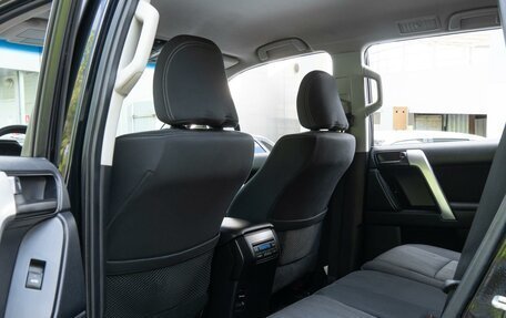 Toyota Land Cruiser Prado 150 рестайлинг 2, 2018 год, 5 299 000 рублей, 11 фотография