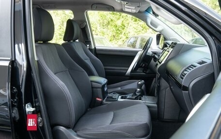 Toyota Land Cruiser Prado 150 рестайлинг 2, 2018 год, 5 299 000 рублей, 8 фотография