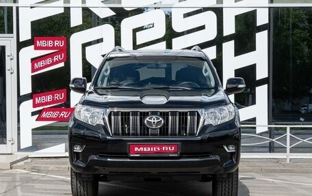 Toyota Land Cruiser Prado 150 рестайлинг 2, 2018 год, 5 299 000 рублей, 3 фотография