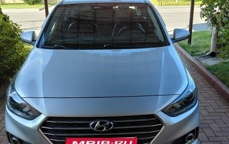 Hyundai Solaris II рестайлинг, 2017 год, 1 600 000 рублей, 1 фотография