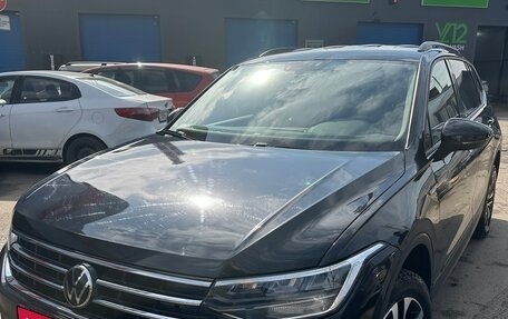 Volkswagen Tiguan II, 2021 год, 2 650 000 рублей, 3 фотография