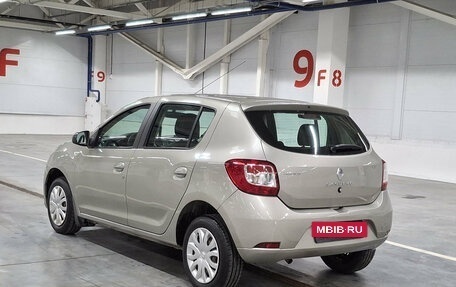Renault Sandero II рестайлинг, 2016 год, 855 000 рублей, 11 фотография
