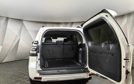 Toyota Land Cruiser Prado 150 рестайлинг 2, 2023 год, 6 860 000 рублей, 12 фотография