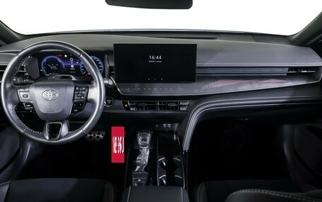 Toyota Camry, 2024 год, 3 990 000 рублей, 12 фотография