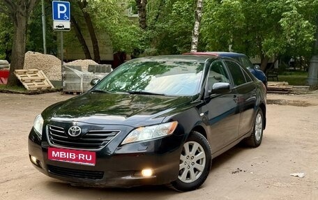 Toyota Camry, 2008 год, 590 000 рублей, 1 фотография