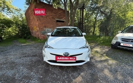Toyota Prius IV XW50, 2017 год, 1 470 000 рублей, 6 фотография