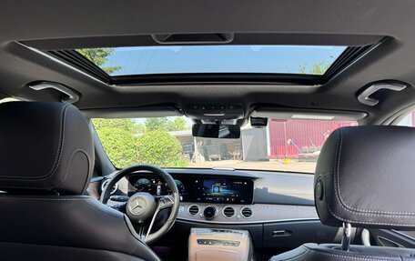 Mercedes-Benz E-Класс, 2022 год, 4 200 000 рублей, 9 фотография