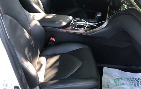 Toyota Camry, 2018 год, 2 950 000 рублей, 10 фотография